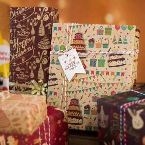Carta da involucro cartacea stampata cartacera per compleanno logo personalizzato stampato 60 g/70g/80g/90g/100g pacchetto regalo di carta da imballaggio multicolore carta da regalo multicolore carta chirstmas carta kraft